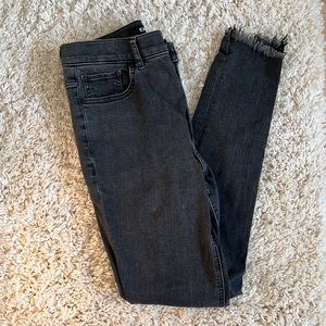 Express high rise frayed black skinny jeans size 6L